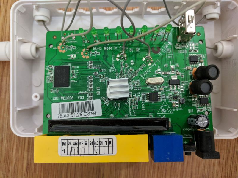 zbt_wr8305rt_board_top.jpg zbt_wr8305rt_board_top.jpg